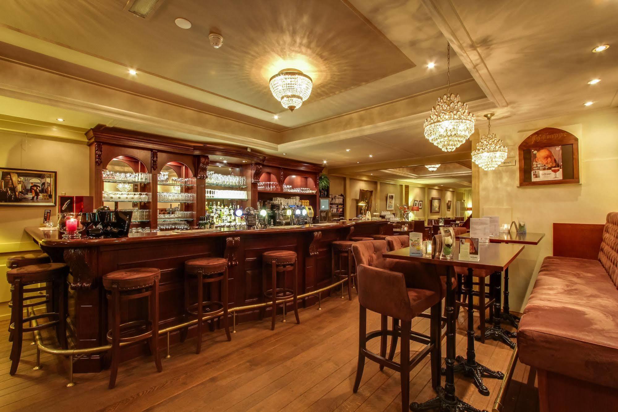 Hotel Restaurant Stad Munster 빈터스빅 외부 사진 The bar at the hotel